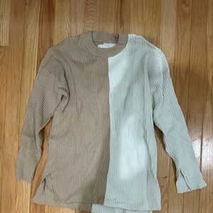 Abercrombie & Fitch Cream and Tan Ribbed Sweater
